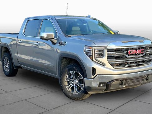 Used 2025 GMC Sierra 1500 SLT RWD image 3