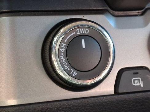 Used 2021 Toyota Tacoma SR5 AWD/4WD image 23