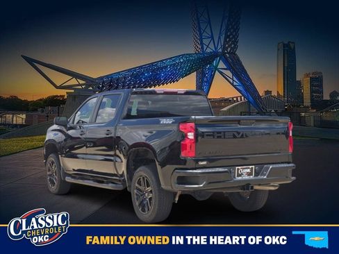Used 2024 Chevrolet Silverado 1500 Custom Trail Boss w/ Turbomax Blackout Package AWD/4WD image 5