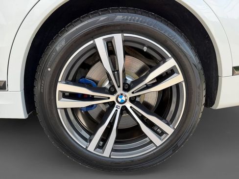 Used 2020 BMW X7 M50i w/ Dynamic Handling Package AWD/4WD image 11