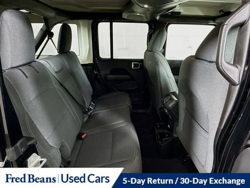 Used 2026 Jeep Wrangler Unlimited Sahara AWD/4WD image 33