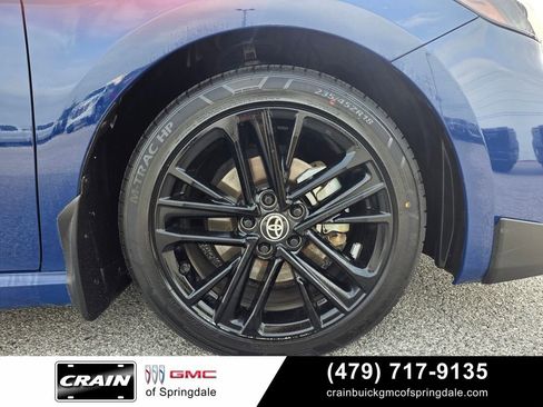 Used 2025 Toyota Camry SE FWD image 29