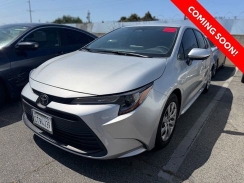 Used 2024 Toyota Corolla LE FWD image 2