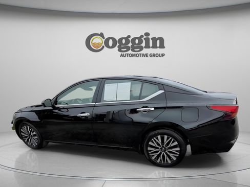 Used 2024 Nissan Altima 2.5 SV image 9