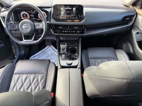 Used 2022 Nissan Rogue Platinum w/ Head-Up Display Package image 15