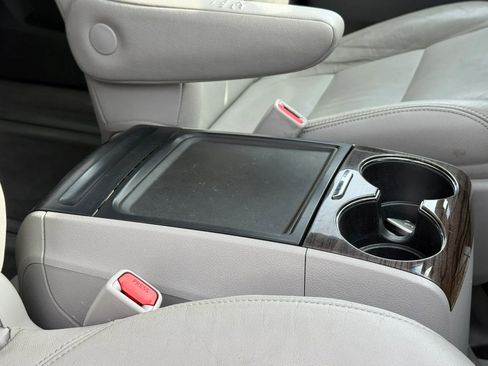 Used 2015 Toyota Sienna XLE w/ XLE Navigation Package image 17