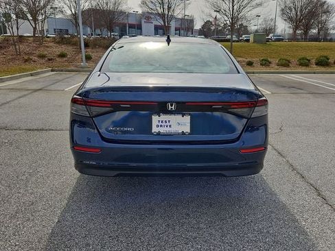 Used 2025 Honda Accord SE image 5