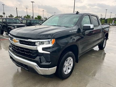 Used 2026 Chevrolet Silverado 1500 LT AWD/4WD image 2