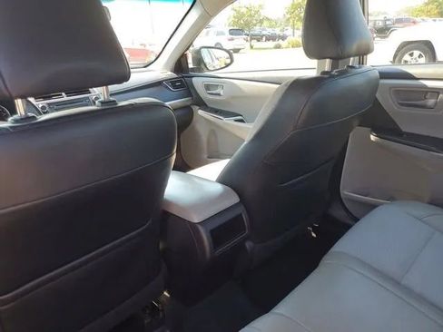 Used 2017 Toyota Camry SE FWD image 16
