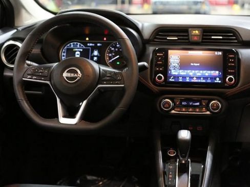 Certified 2025 Nissan Versa SR w/ Trunk Package image 18