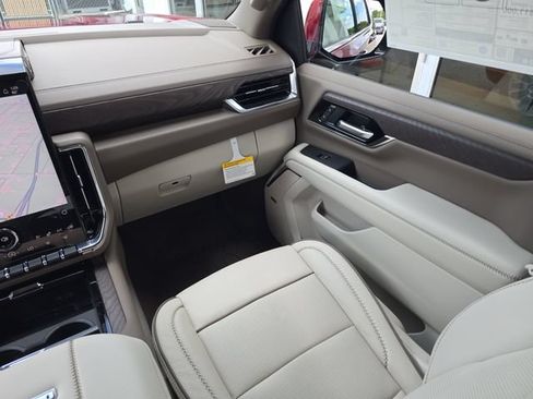 New 2026 GMC Yukon Denali w/ Denali Reserve Package AWD/4WD image 14