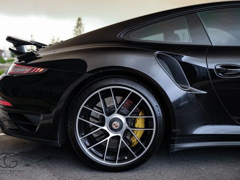 Used 2014 Porsche 911 Turbo S AWD/4WD image 35