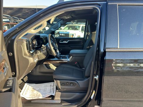 Used 2026 GMC Sierra 1500 Elevation image 12