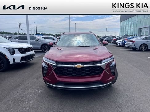 Used 2024 Chevrolet Trax LT w/ Driver Confidence Package FWD image 7
