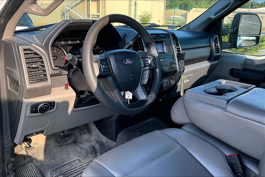 Used 2021 Ford F250 XL RWD image 5