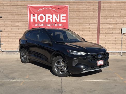 Used 2023 Ford Escape ST-Line AWD/4WD image 3