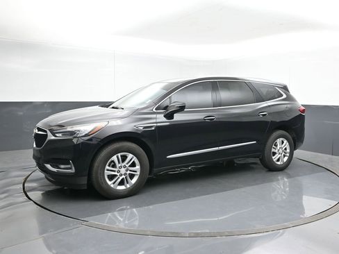 Used 2018 Buick Enclave Essence image 2