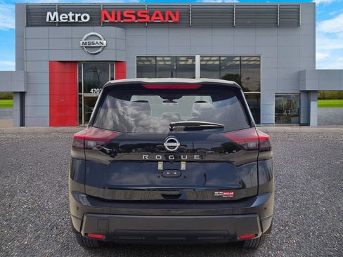 Used 2025 Nissan Rogue S FWD image 5