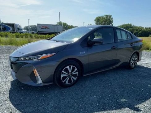 Certified 2018 Toyota Prius Prime Plus FWD image 4