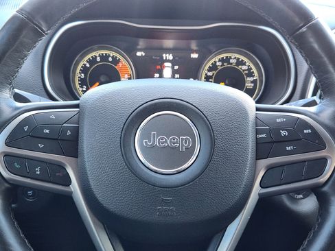 Used 2019 Jeep Cherokee Limited image 7