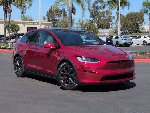 Used 2024 Tesla Model X Plaid image 2