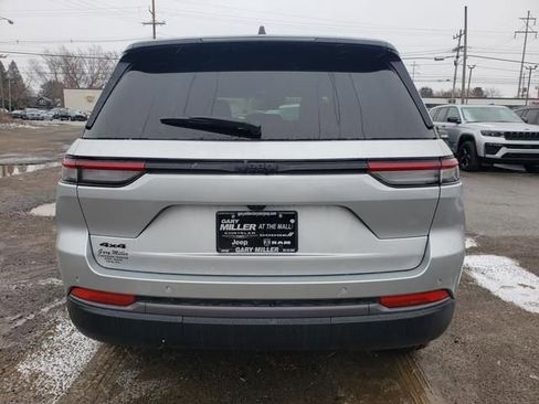 New 2026 Jeep Grand Cherokee Altitude image 4