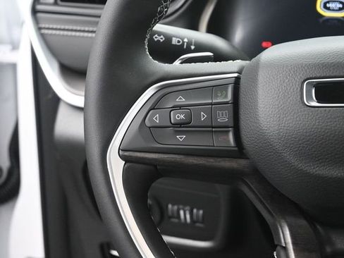 New 2026 Jeep Grand Cherokee Altitude image 30