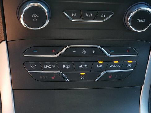 Used 2020 Ford Edge SEL w/ Convenience Package AWD/4WD image 21