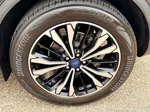 Used 2022 Ford Escape SE w/ SE Sport Appearance Package image 38