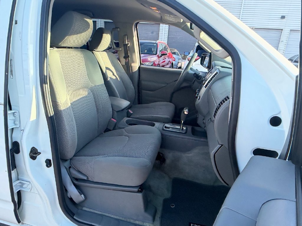 Used 2015 Nissan Frontier SV RWD image 18