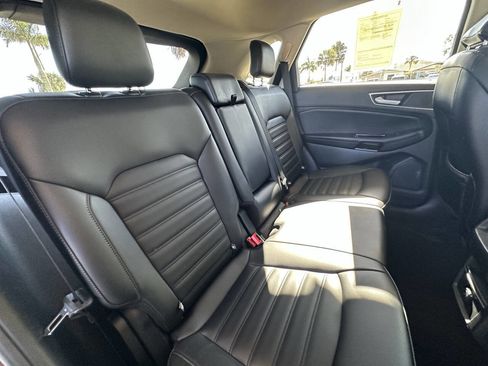 Used 2020 Ford Edge SEL image 21