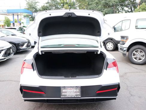 Used 2025 Hyundai Elantra SEL FWD image 52