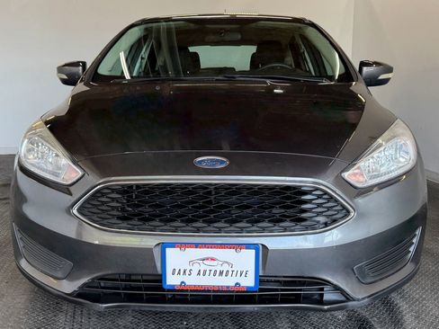 Used 2017 Ford Focus SE FWD image 3