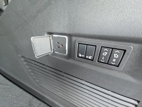 New 2026 GMC Yukon XL Denali w/ Sun & Power Step Package image 41