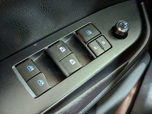 Used 2017 Toyota Highlander XLE FWD image 23