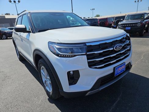 New 2026 Ford Explorer Active w/ Active Comfort Package RWD image 2
