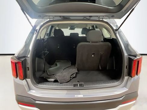Certified 2025 Kia Sorento LX FWD image 25