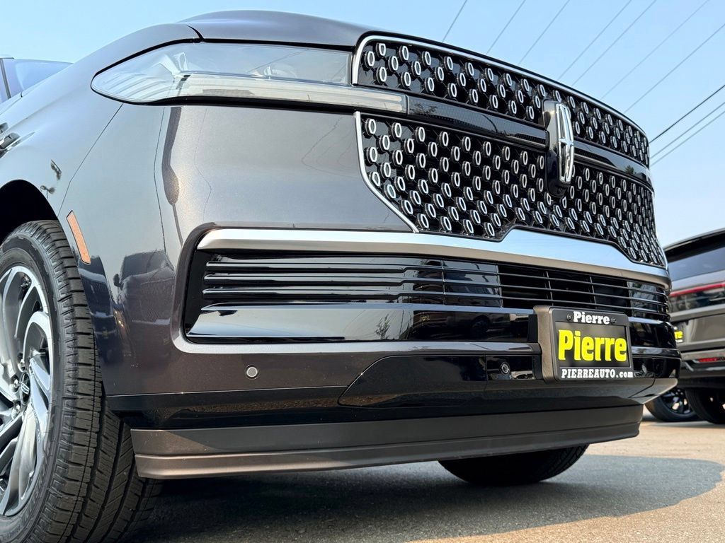 New 2027 Lincoln Navigator Premiere AWD/4WD image 33