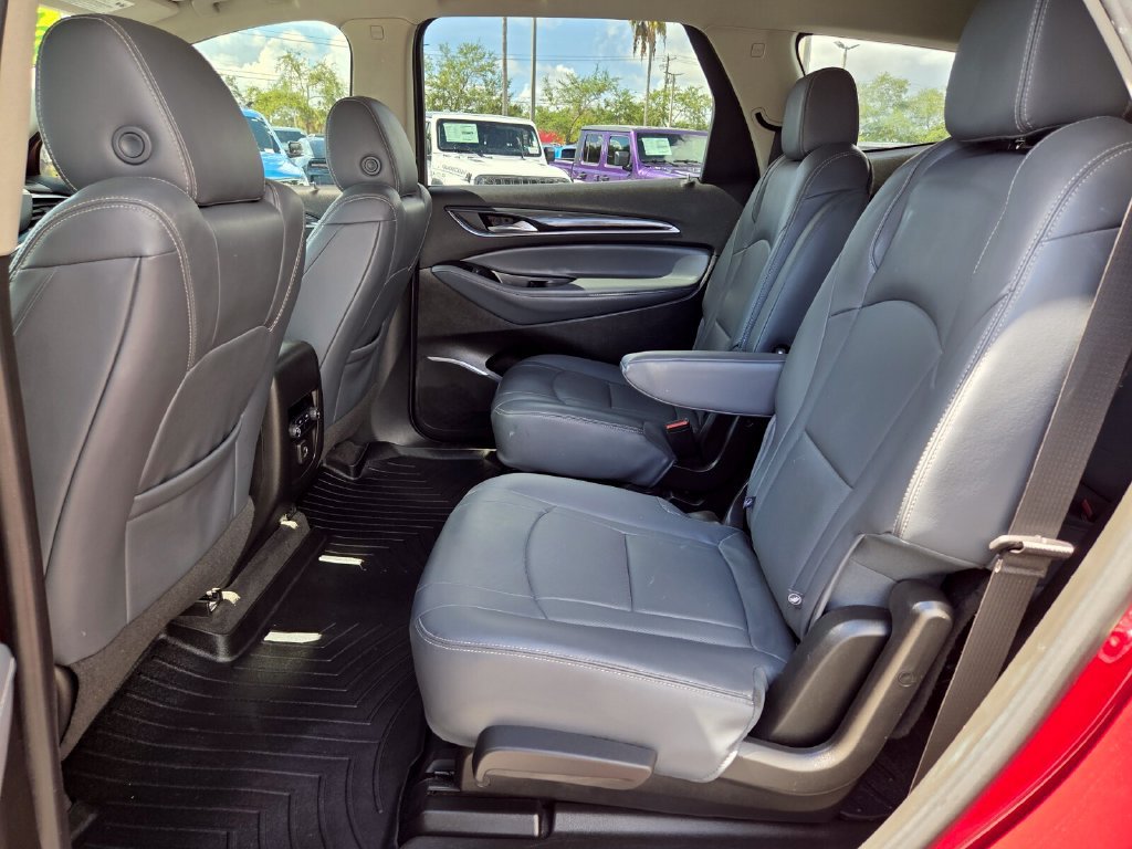 Used 2019 Buick Enclave Essence FWD image 13