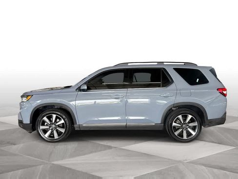 Used 2025 Honda Pilot Touring image 5