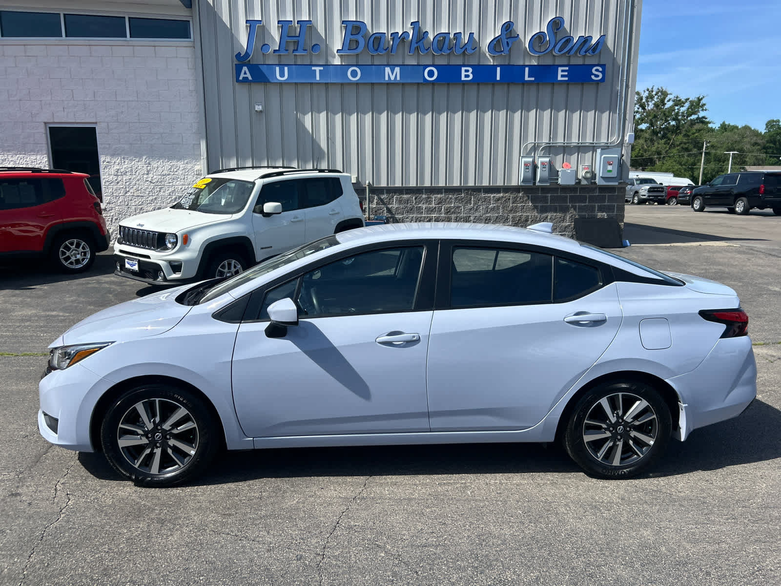 Used 2025 Nissan Versa SV w/ Trunk Package FWD image 6