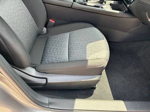 Used 2026 Nissan Sentra SV w/ SV Convenience Package FWD image 11