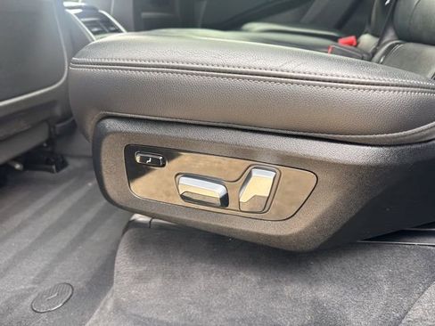 Used 2020 BMW X7 xDrive40i w/ Cold Weather Package image 28