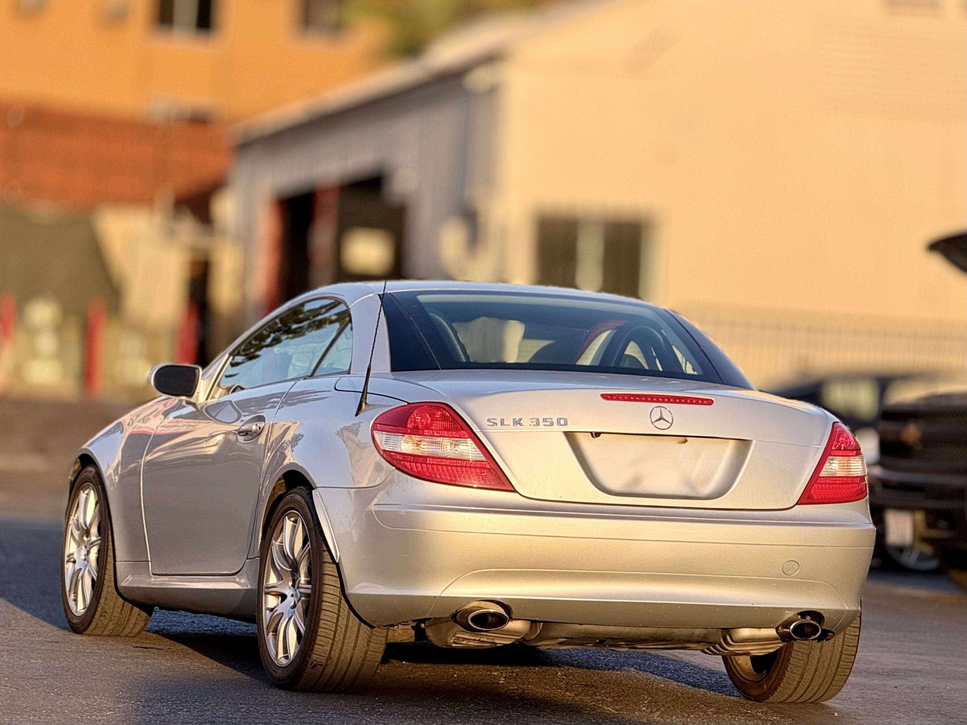 Used 2005 Mercedes-Benz SLK 350 w/ Premium Pkg image 17