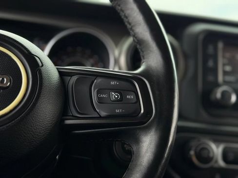 Used 2018 Jeep Wrangler Unlimited Sport S AWD/4WD image 16
