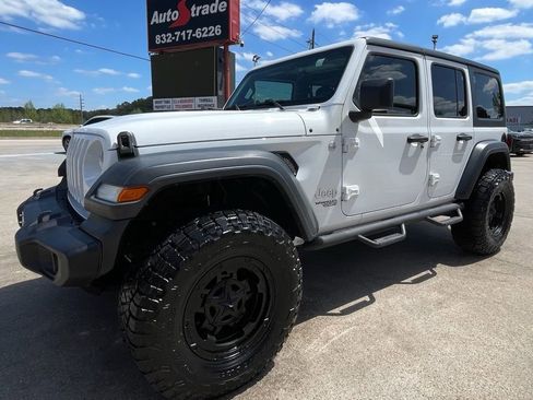 Used 2018 Jeep Wrangler Unlimited Sport S image 4