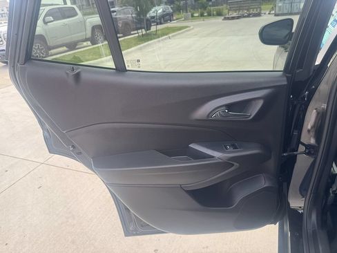 Used 2025 Chevrolet Trax RS w/ Driver Confidence Package FWD image 26