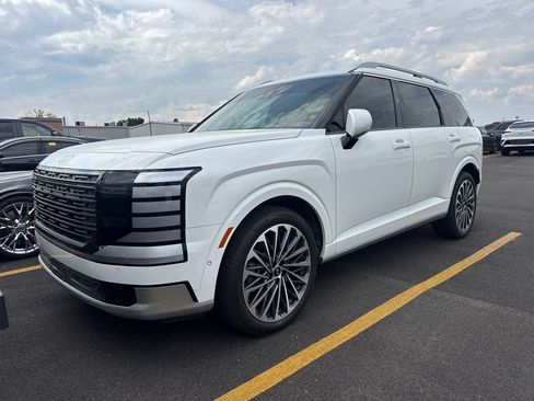 Used 2026 Hyundai Palisade Calligraphy FWD image 1