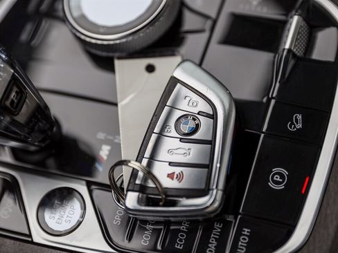 Used 2021 BMW X7 M50i AWD/4WD image 36