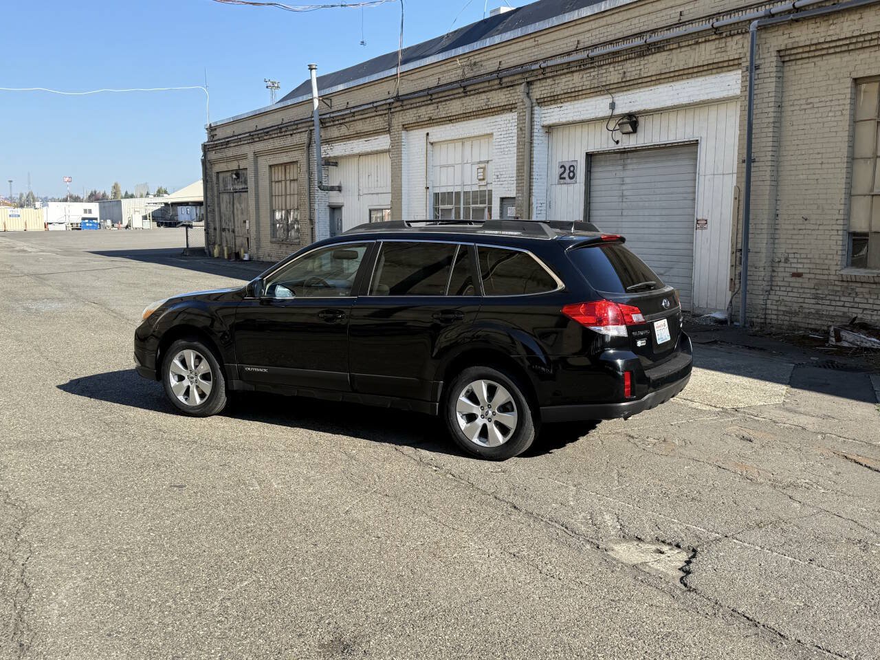Used 2011 Subaru Outback 2.5i Limited AWD/4WD image 6